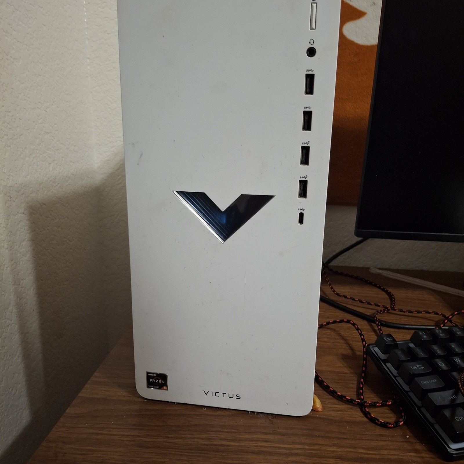 HP Victus 15L Desktop (2024)