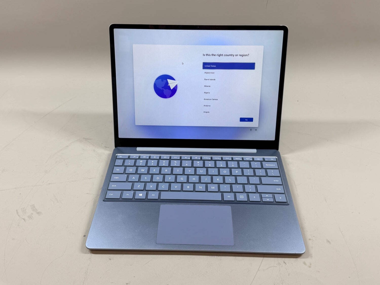 Microsoft Surface Laptop Go